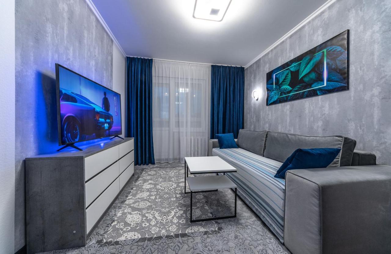 Modern 3 Bedroom Apartment Kiew Exterior foto