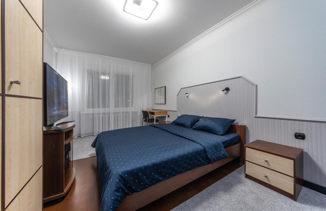 Modern 3 Bedroom Apartment Kiew Exterior foto