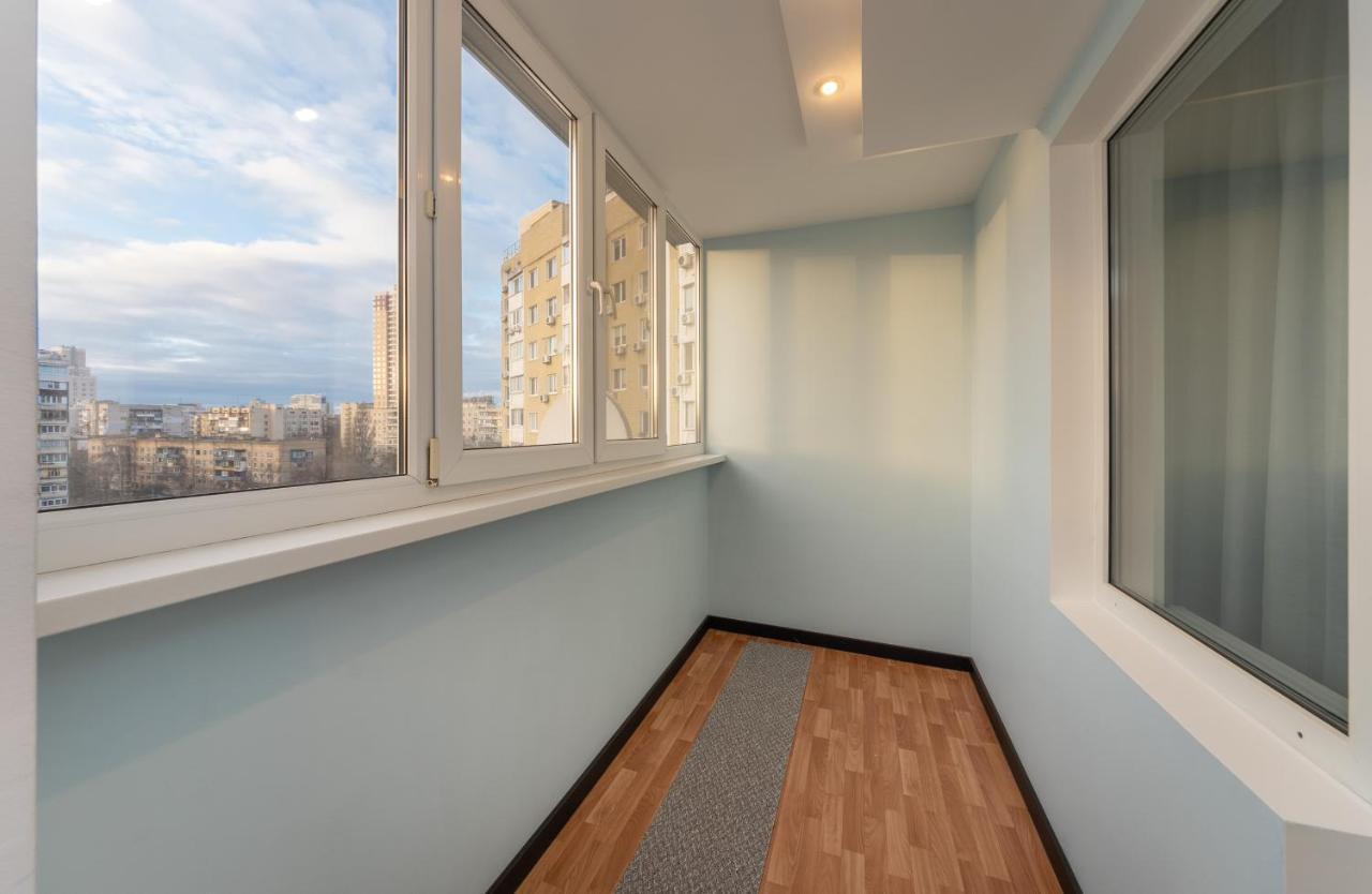 Modern 3 Bedroom Apartment Kiew Exterior foto