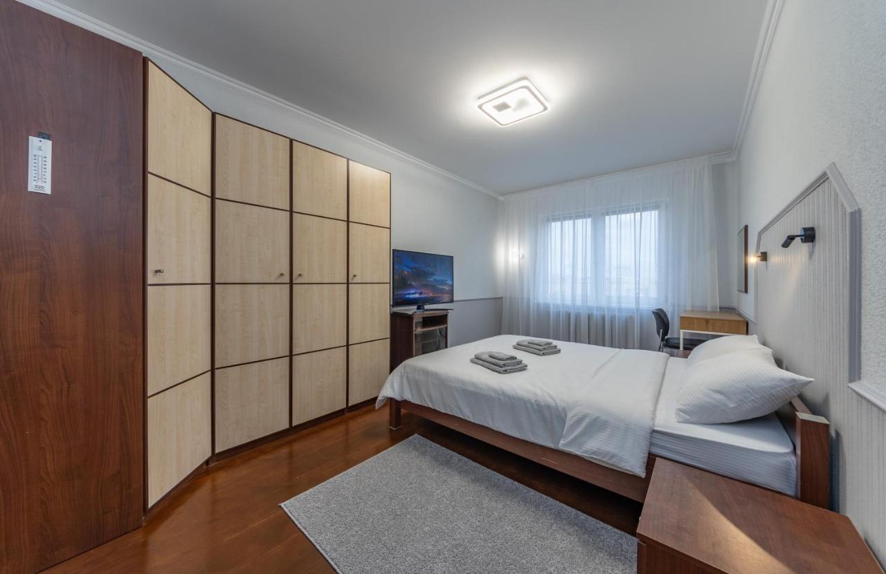 Modern 3 Bedroom Apartment Kiew Exterior foto