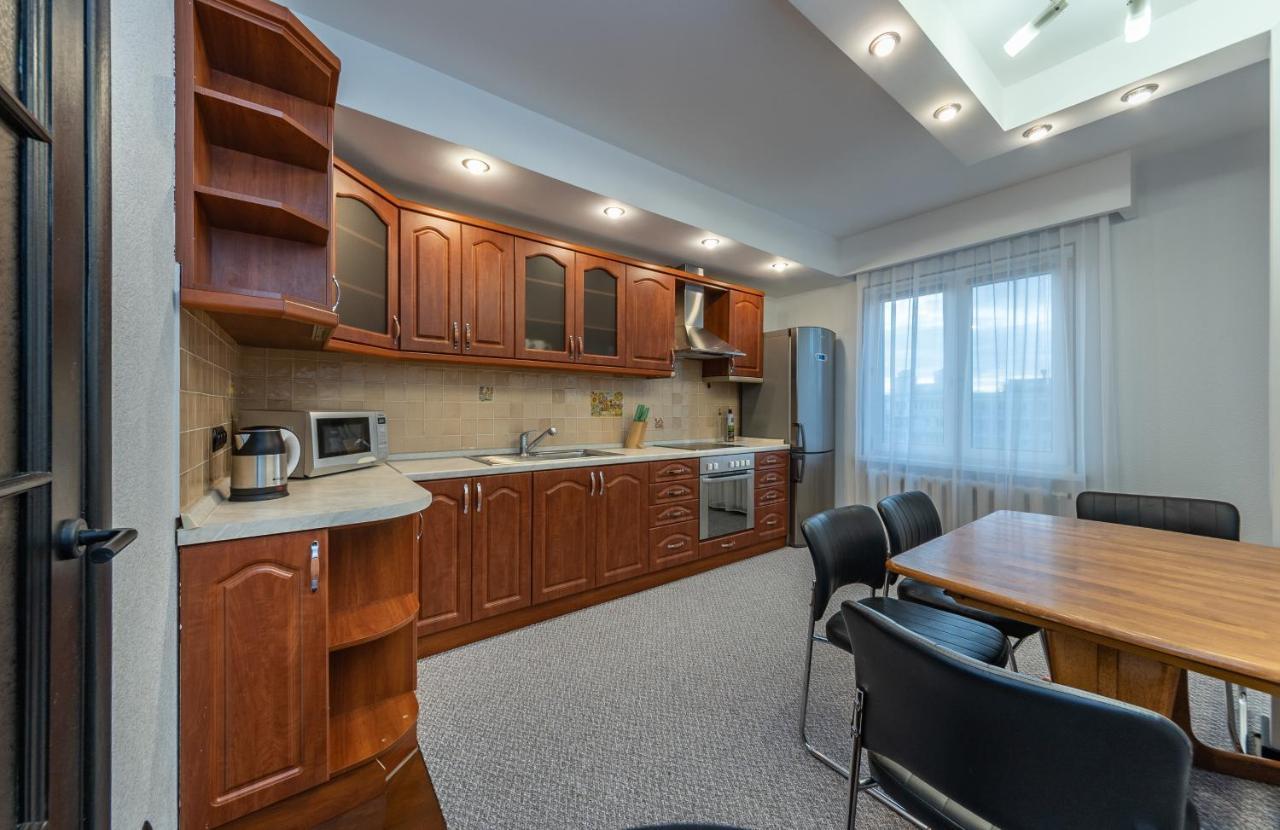 Modern 3 Bedroom Apartment Kiew Exterior foto